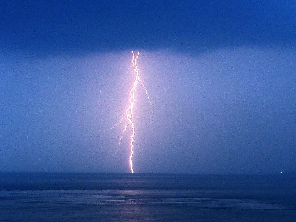 雷に打たれる確率 死ぬ確率 雷に打たれて海に転落した事件 竜ヶ崎竜之介のスマホ閲覧で通勤通学を有意義にするプログ
