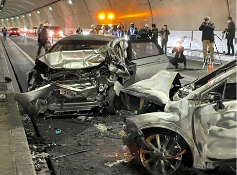 山形自動車道トンネル内の事故