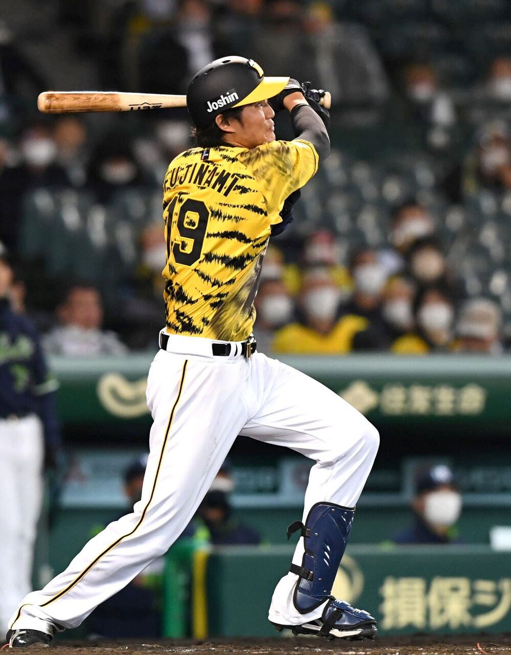藤浪が驚がくの先制2ラン 甲子園の左翼席にズドン プロでは初の聖地弾 虎ちゃんねる 藤浪が驚がくの先制2ラン 甲子園の左翼席にズドン プロでは初の聖地弾 虎ちゃんねる