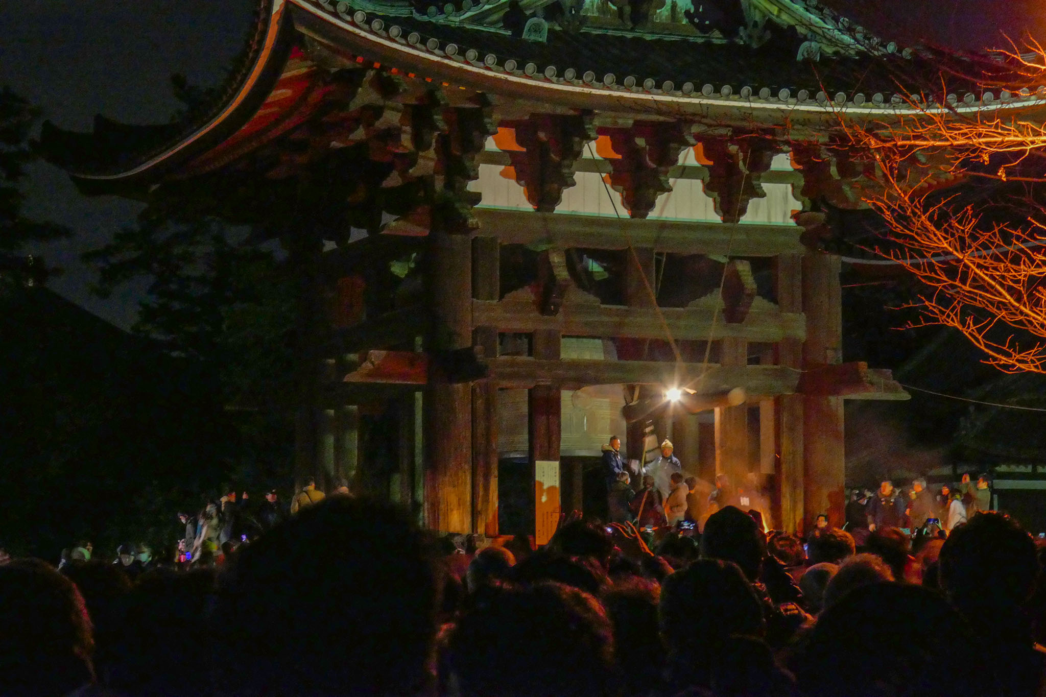新年最初の行事は 東大寺の鐘つき やっぱ軽くなりたい
