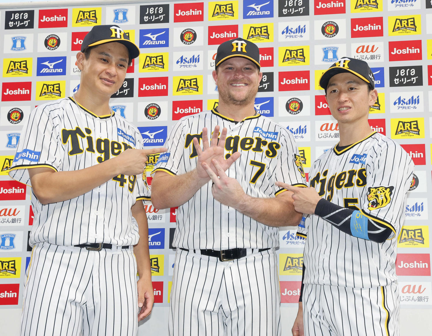 阪神 近本光司、珍しく絶叫「バモーーース!」ノイジー、大竹耕太郎とヒーローインタビュー とらほー速報 阪神 近本光司、珍しく絶叫「バモーーース!」ノイジー、大竹耕太郎とヒーローインタビュー とらほー速報