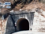 ���䣲