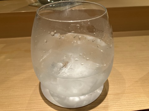 9579C0C1-5CE7-4AA4-8559-C0F765F38784