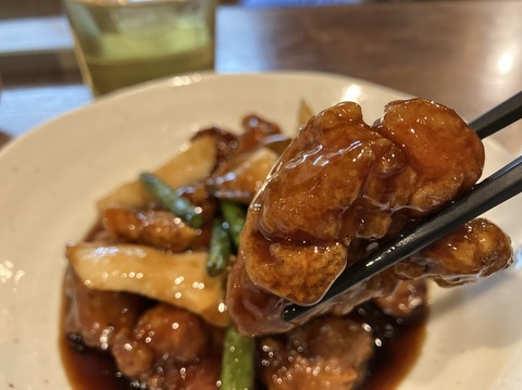 0ACB8962-30FD-4129-82EF-83A681B219CC