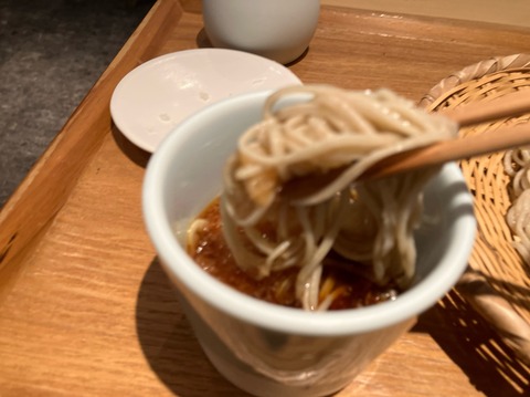 4B1D5A7B-16CF-422A-B051-3C3FA772D44D