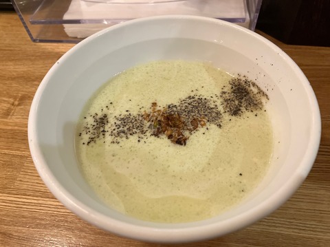 323AC5E7-2404-4E63-83A9-8C8A19A0ADDB