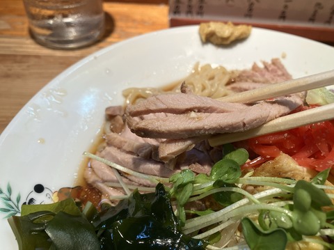 EFCAA54E-00F9-4D96-8686-088E51A614AE