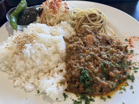 5C767024-8494-45C2-8B6F-894494C18181