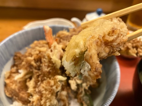 7038B279-89F6-4FF4-8183-D8E39A75789E