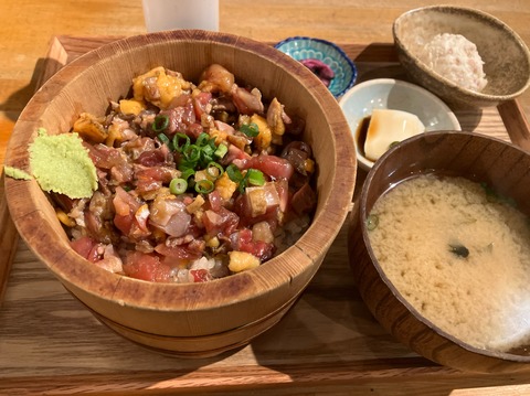 F6364CF5-4BAB-4A57-8DE0-271EBE677525