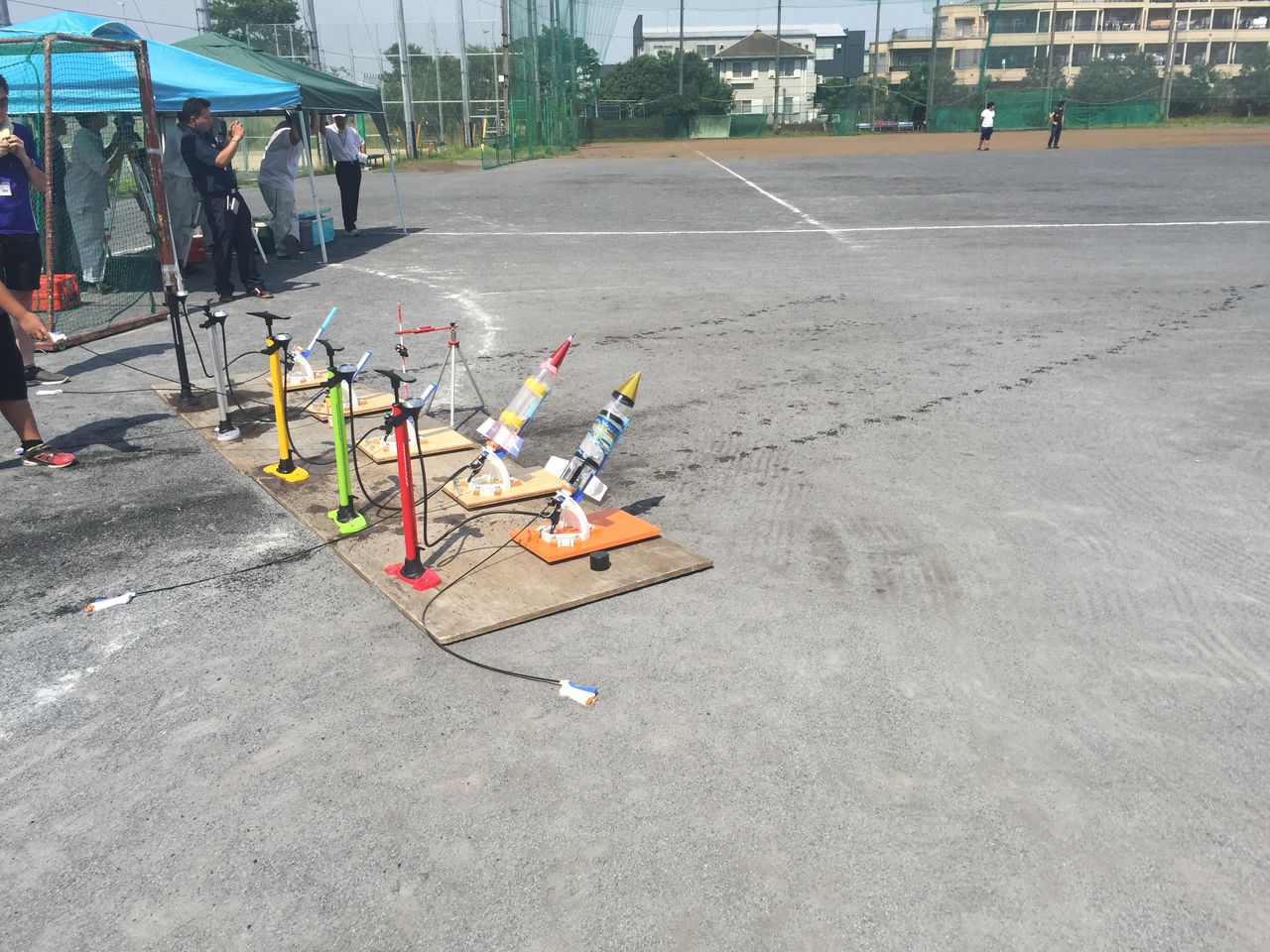 初めてでも失敗しないペットボトルロケットの作り方 ペットボトルロケット飛翔コンテストに参加しました とらのすけブログ 初めてでも失敗しないペットボトルロケットの作り方 ペットボトルロケット飛翔コンテストに参加しました とらのすけブログ