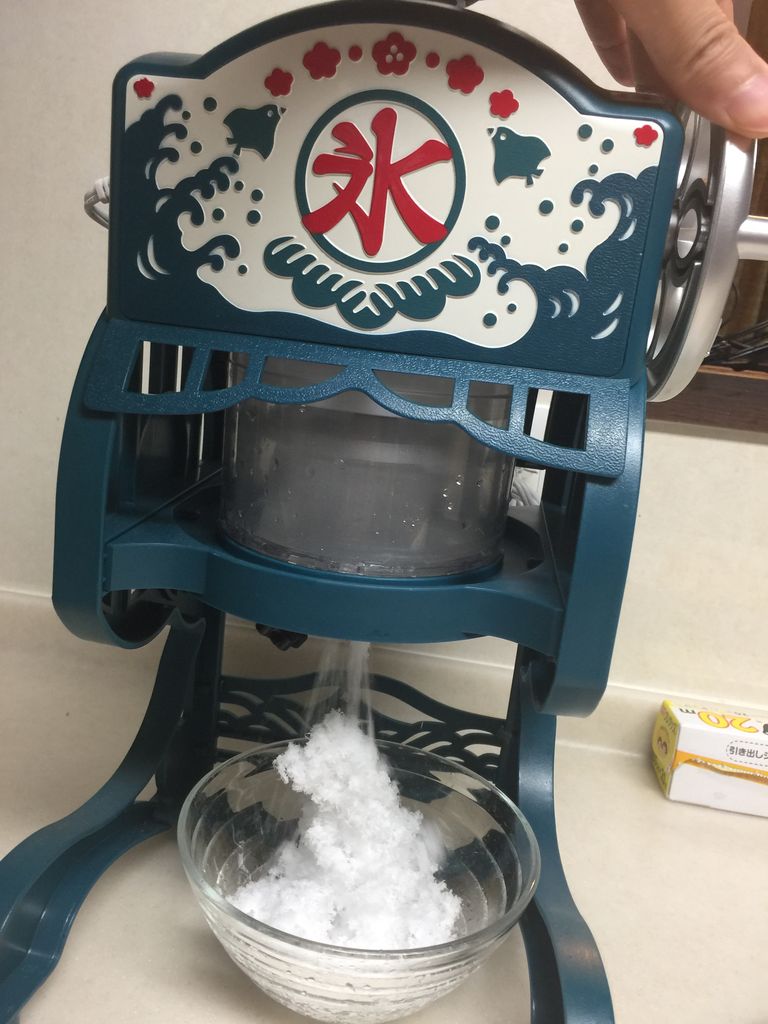 ふわふわかき氷を自宅で作ろう 家庭用電動かき氷機 とらのすけブログ ふわふわかき氷を自宅で作ろう 家庭用電動かき氷機 とらのすけブログ
