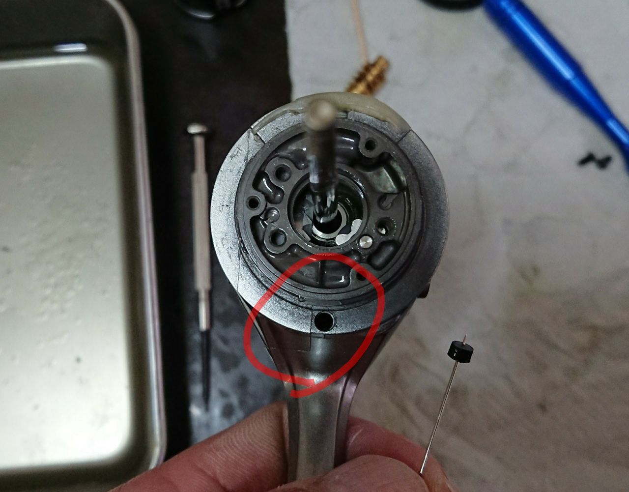 15ツインパワー2500S 分解・メンテナンス IOSオイルとグリスを使ってみました : toraziroの釣行記 15ツインパワー2500S 分解・メンテナンス IOSオイルとグリスを使ってみました : toraziroの釣行記