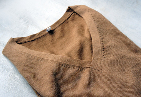 無印のVネックセーター購入