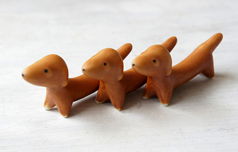 つぶらな瞳のダックスフントの箸置き