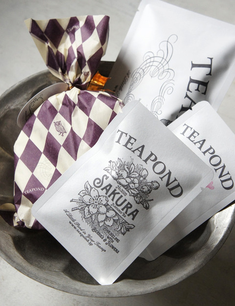 紅茶専門店ティーポンドへ　プレゼントを買いに