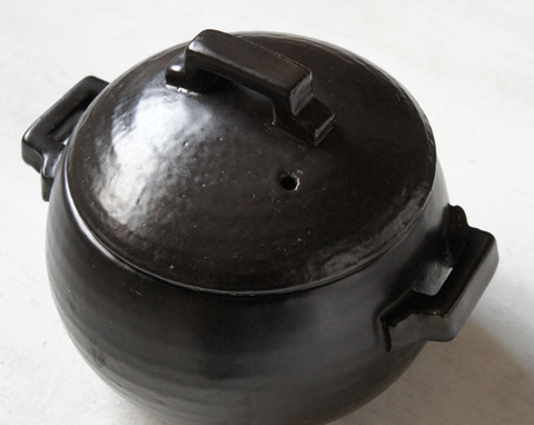 AKOMEYA TOKYOで買った、１合用の土鍋