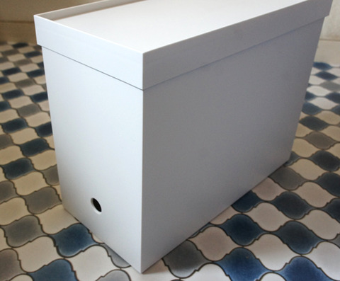 フタもキャスターもつけられる、無印のファイルボックス