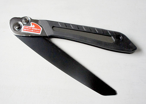 フェリシモで粗大ゴミをカットできるノコギリを購入