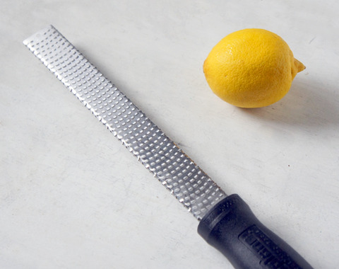 見た目も使い勝手もよし、Microplane のおろし器ゼスターグレーター