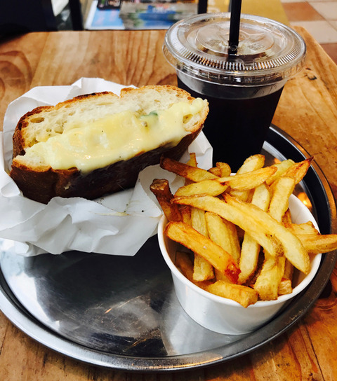 トースティ専門店で初ハギス