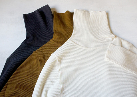 無印でお得になっていた洗えるタートルネックセーターをまとめ買い