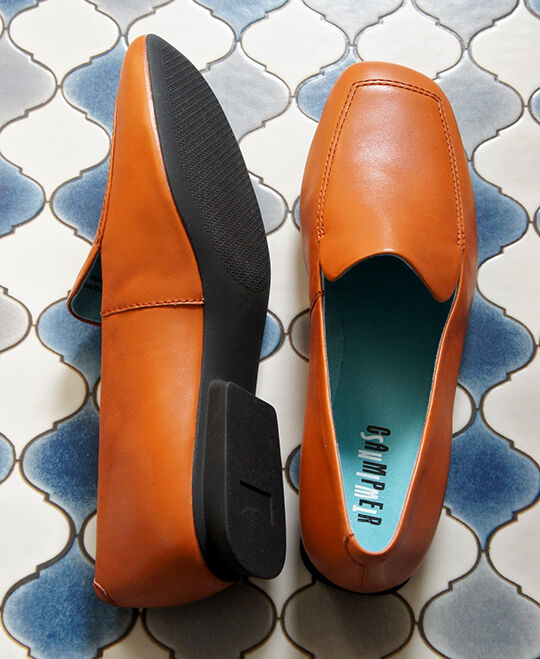 左右違うデザインが特長のCAMPERの靴 TWINS : とりあえず暮らす