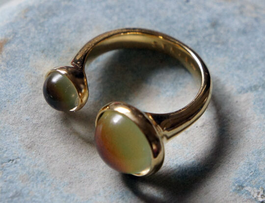 色が変るsykiaのムードリング とりあえず暮らす