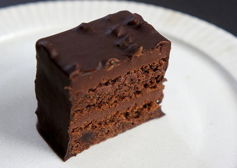 引っ越し祝いにもらったクリオロのケーキ