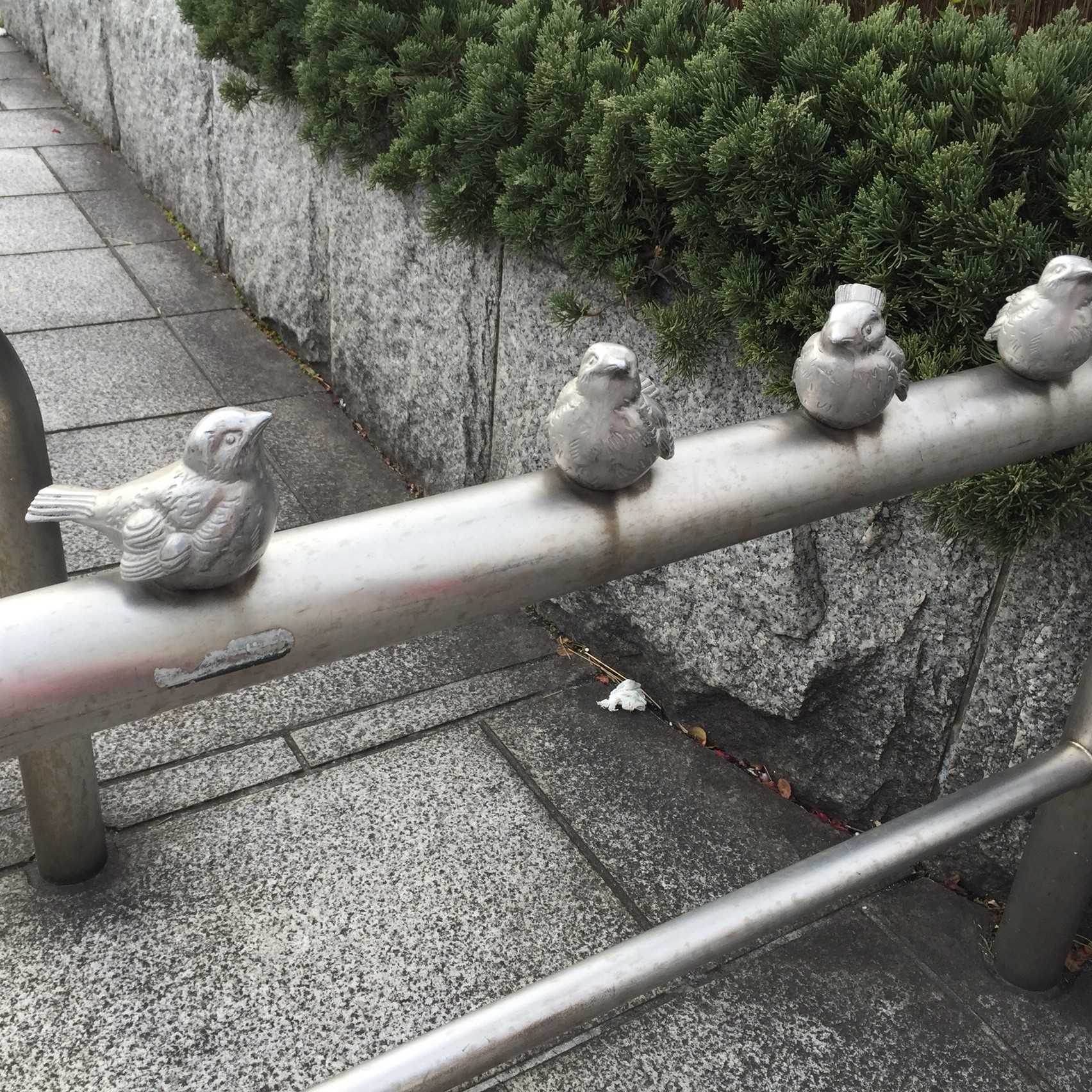 公園などにある スズメが乗っているアレの名前が判明 とりまとめ 公園などにある スズメが乗っているアレの名前が判明 とりまとめ