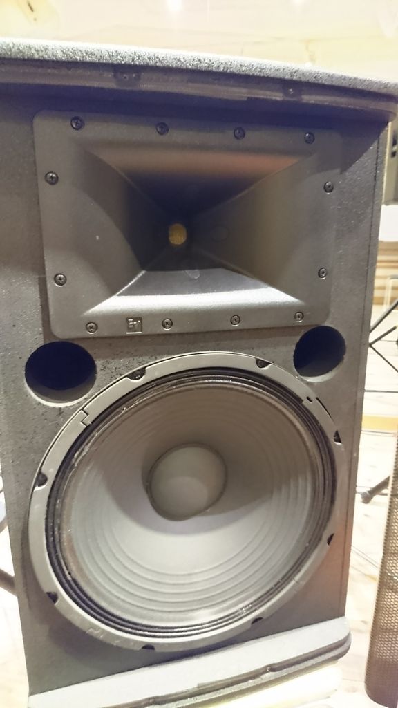 STAFFバン工房】EV ELX115 スピーカー : スタジオTORIGOROのSTAFFblog