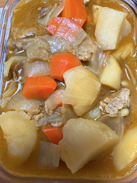 本日の作り置き　カレーと肉豆腐