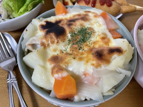 本日の夕食　マカロニグラタン