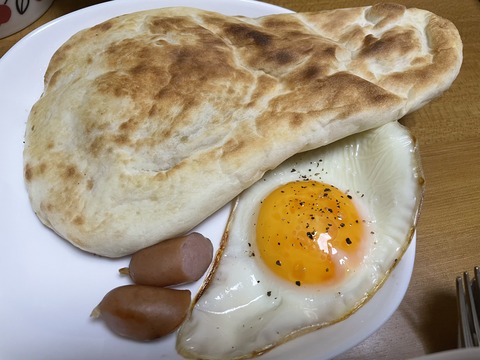 本日の夕食　ナン＆カレー