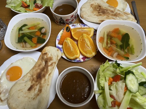 本日夕食　ナン＆カレー