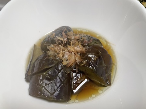 本日の夕食　ナスの煮浸し＆カレー粉炒め