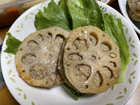 本日の夕食　おでんと蓮根の肉詰め