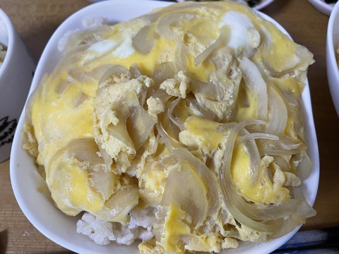 本日の夕食　玉子丼🥚