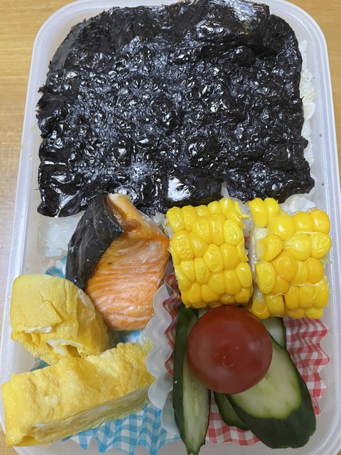 本日のお弁当　鮭＆のり弁