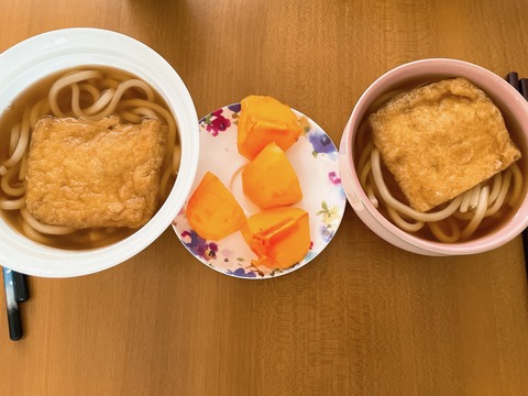 本日のお昼　きつねうどん