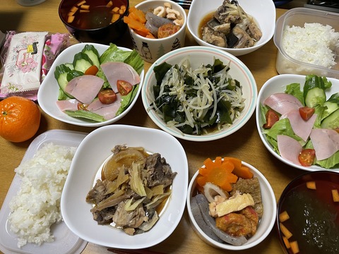 本日の夕食　ぶり大根＆煮物