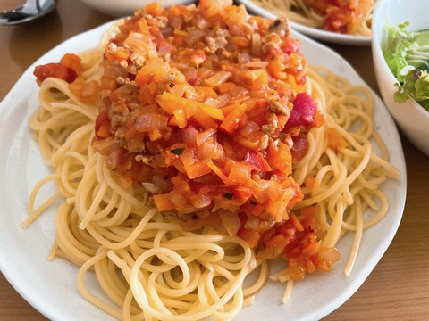 本日のお昼　ミートソースパスタ