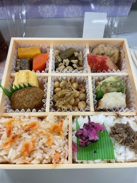 本日のお弁当　なだ万弁当