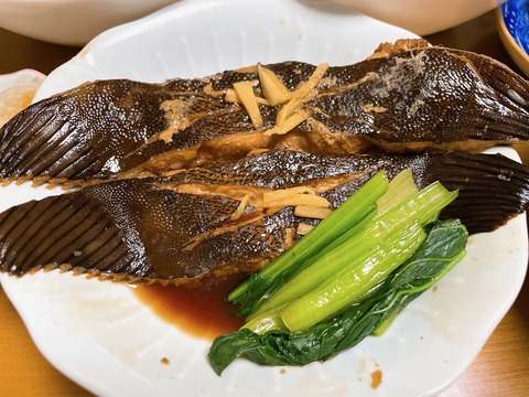 本日の夕食　ナメタガレイの煮つけ