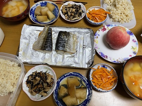 本日の夕食　鯖の塩焼き