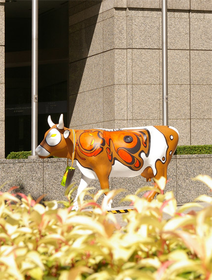 Vintage 2002 Cow Parade Jubilee Cow No. 7320 w/ Box - London