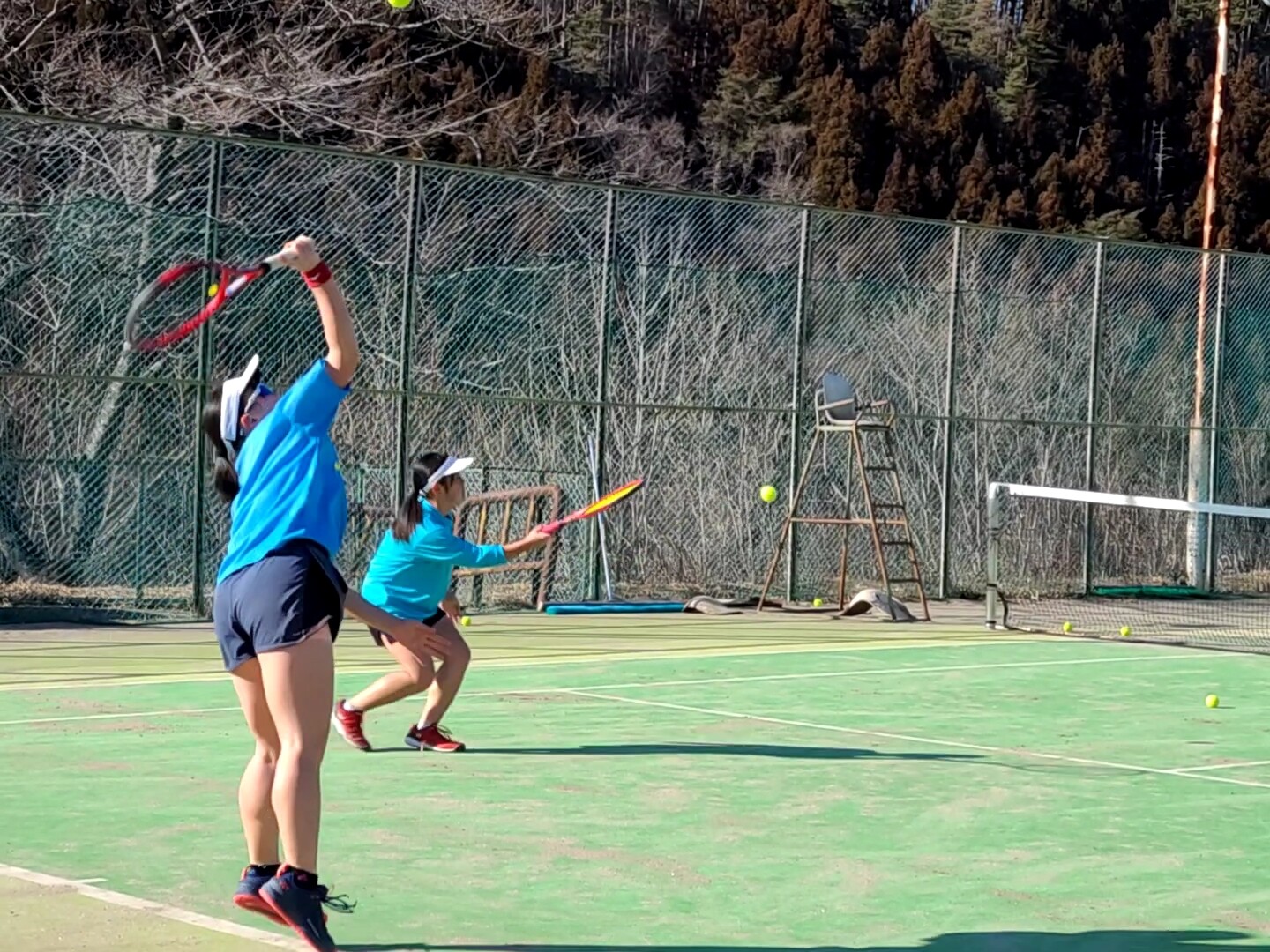 ボールをよく見る 東陵高校テニス部のblog