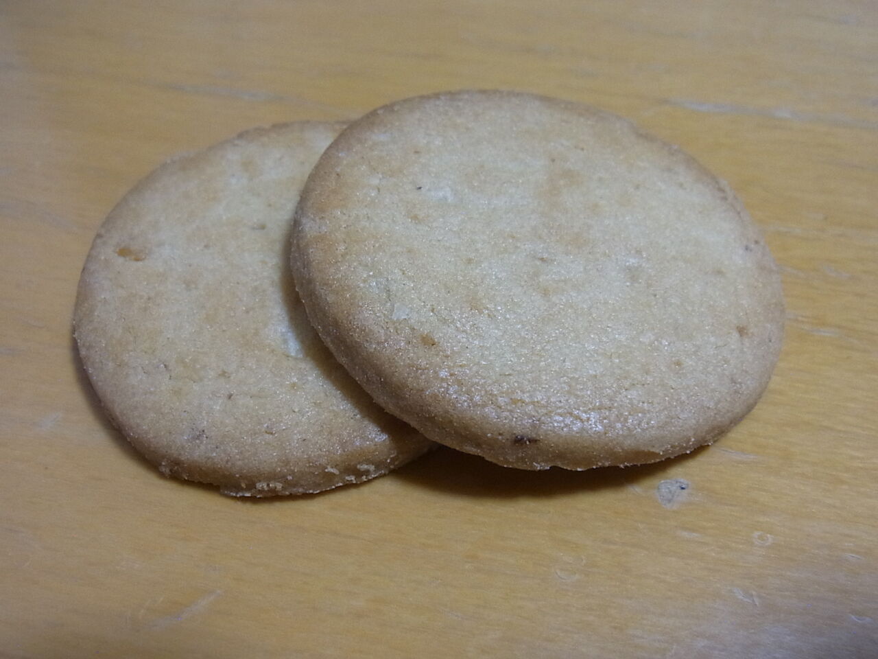 ピーナッツ・ピスタチオビスケット（EBM Brands Peanut Pista Biscuits） 忠犬コロ子のグルメ日記