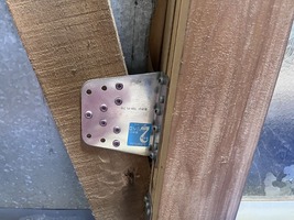 筋交い金物