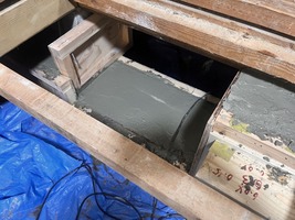 基礎補強生コン打設